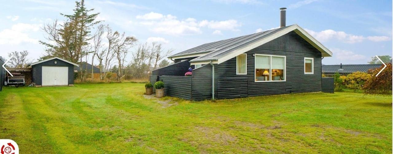 Sommerhus I Blokhus Helt Taet Pa By Og Strand Extérieur photo